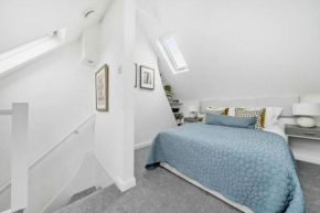 3 bedroom house, central Romsey, Paultons Park